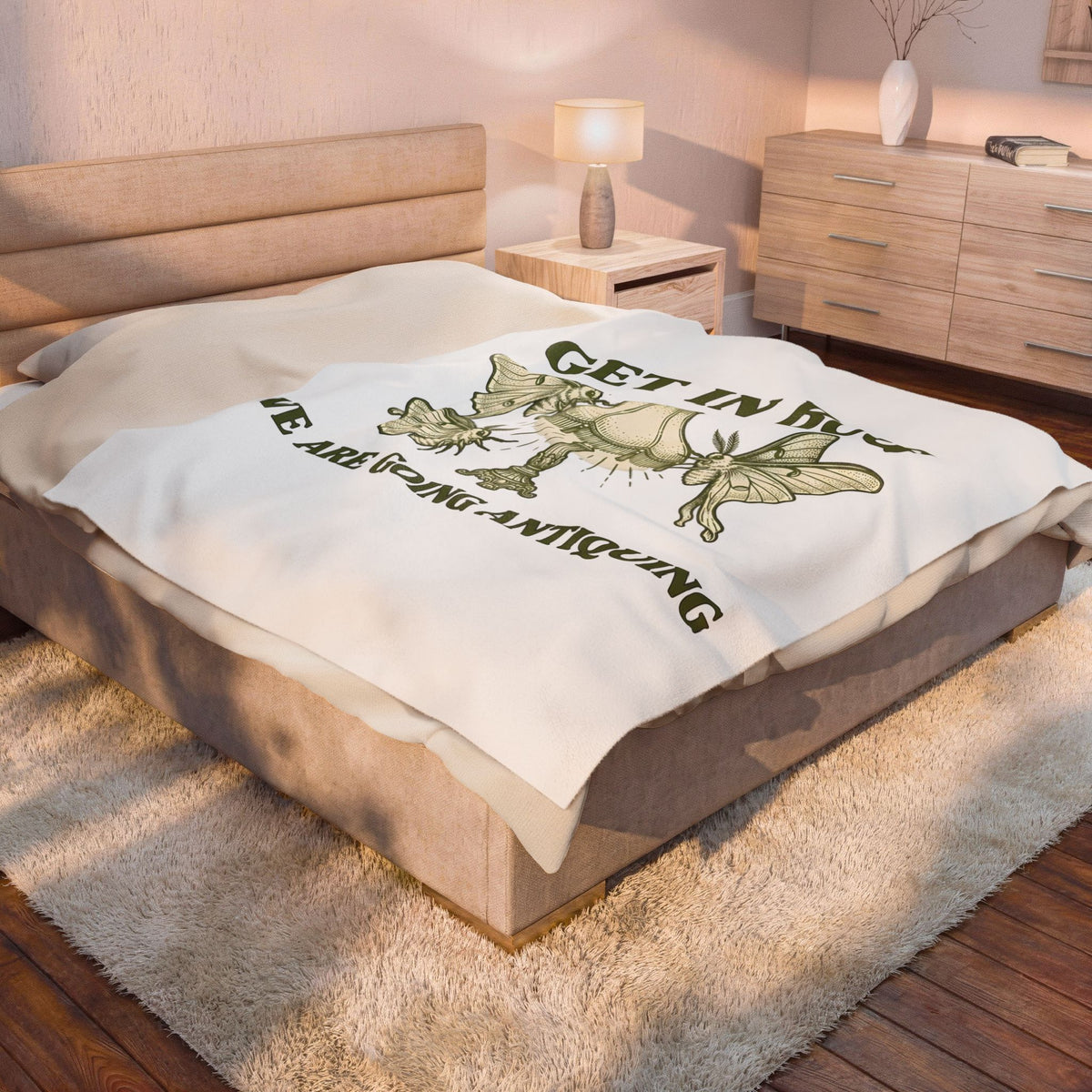 Moth Lantern Blanket Vintage Critter Gift Women Retro Blanket Lantern Blanket Antique Fan Vintage Blanket Creature Graphic Line Art Old-Fashioned