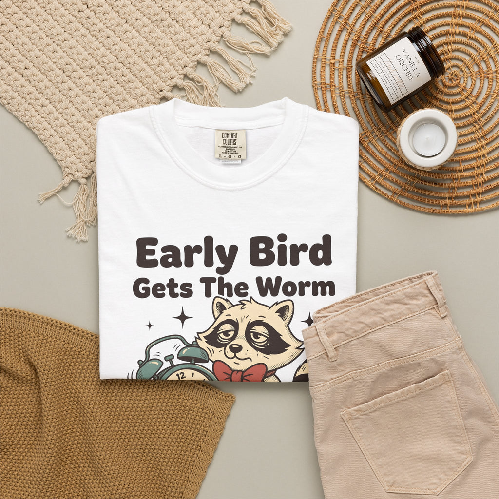 Raccoon Clock T-Shirt Funny Animal Gift Women Cartoon T-Shirt Clock T-Shirt Humor Fan Comic T-Shirt Wildlife Graphic Retro Stars T-Shirt
