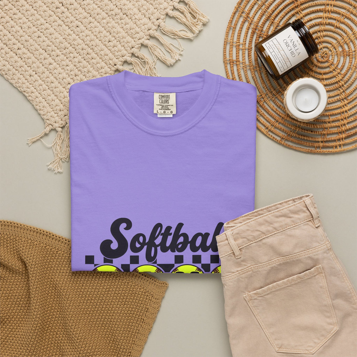 Softball Balls T-Shirt Softball Mom Competition Gift Women Minimalist T-Shirt Softballs T-Shirt Mom Fan Simple T-Shirt Competitive Graphic