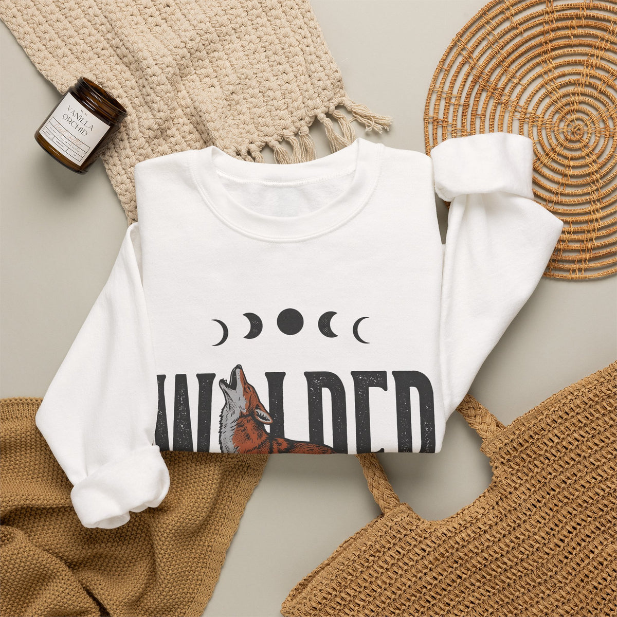 Howling Wolf Sweatshirt Boho Chic Nature Gift Women Vintage Sweatshirt Wolf Sweatshirt Bohemian Fan Retro Sweatshirt Environmental Graphic Hand Drawn Moon