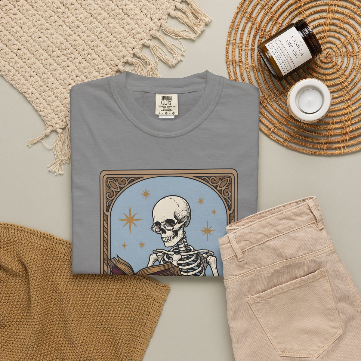 Skeleton Reading Book T-Shirt Gothic Academic Gift Women Vintage T-Shirt Skeleton T-Shirt Dark Fan Retro T-Shirt Scholar Graphic Tarot Coffee Cup