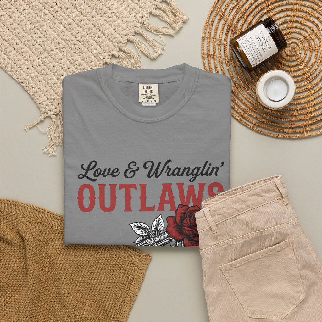 Six Shooter Rose T-Shirt St. Valentine's Day Western Wear Gift Women Antique T-Shirt Rose T-Shirt Valentine Fan Vintage T-Shirt Cowboy Graphic