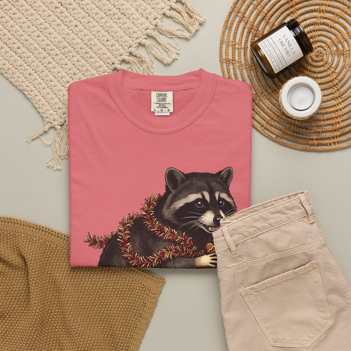 Raccoon Graphic T-Shirt Christmas Animal Gift Women Cute T-Shirt Trash Panda T-Shirt Xmas Fan Wildlife Graphic Illustration Hand Drawn Gingerbread