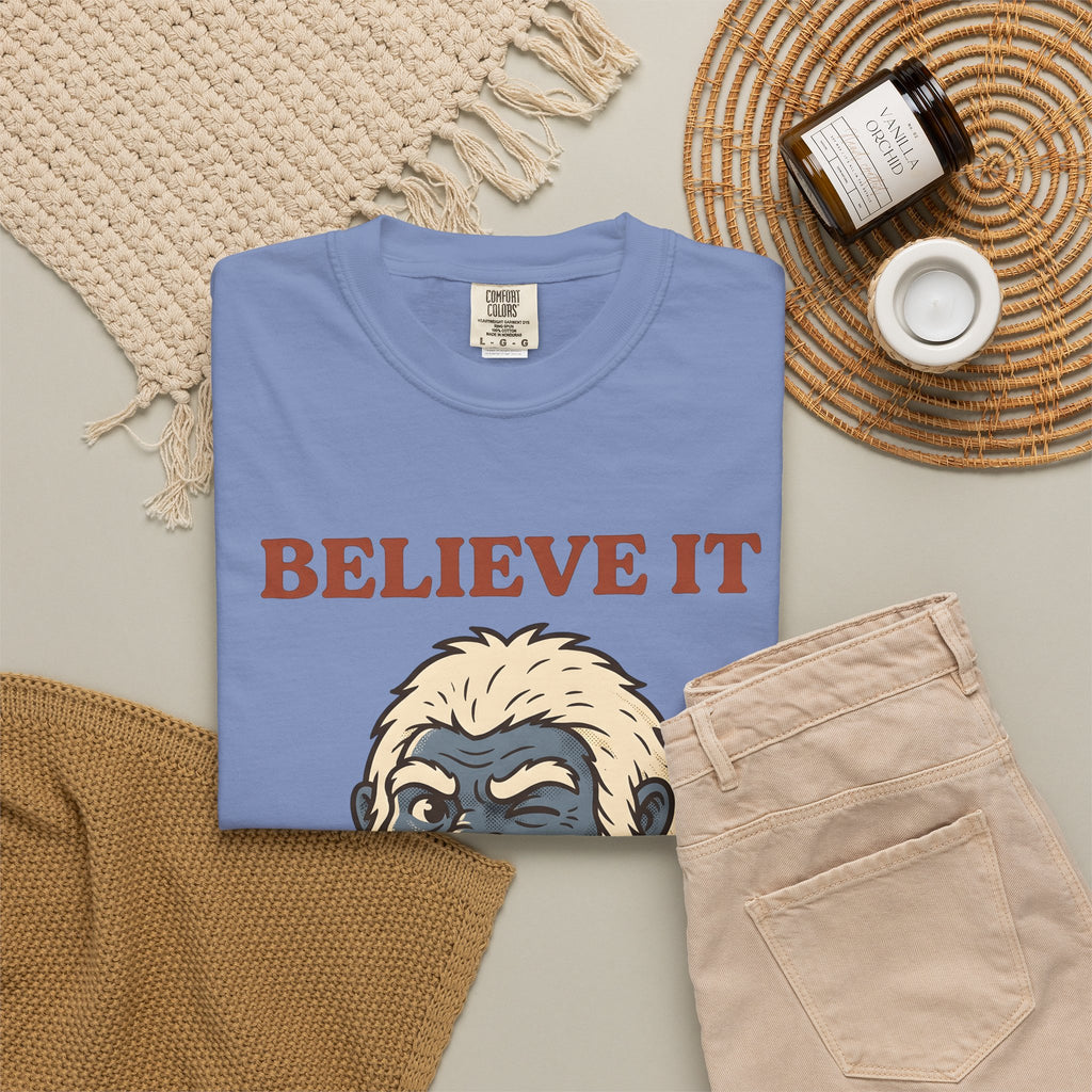 Abominable Snowman Face T-Shirt Christmas Jokes Gift Women Comic T-Shirt Yeti T-Shirt Xmas Fan Cartoon T-Shirt Pun Graphic Retro Holiday Lights