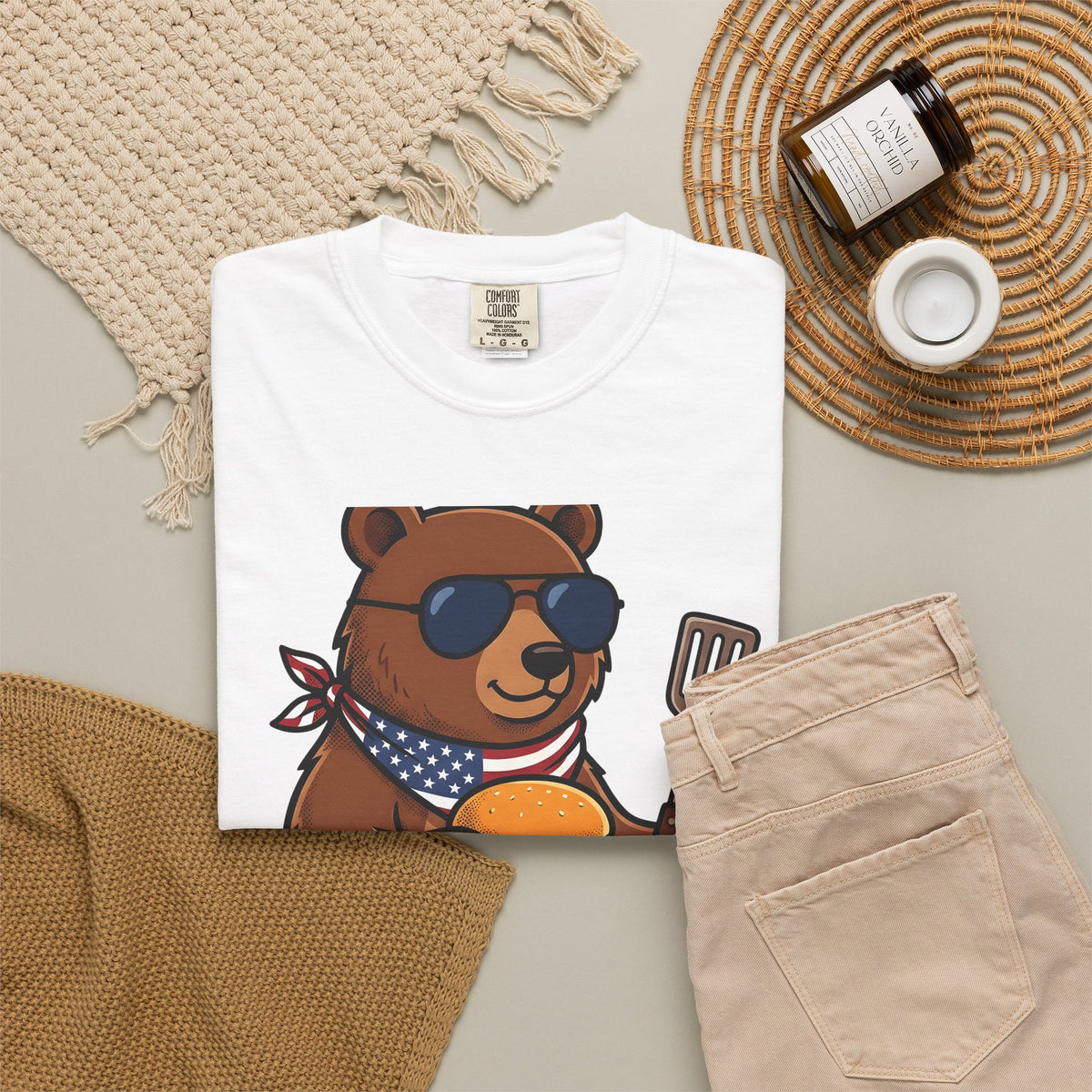 Bear Sandwich T-Shirt 4th Of July Grilling Gift Women Comic T-Shirt Sandwich T-Shirt Independence Fan Cartoon T-Shirt Barbecue Graphic Vintage