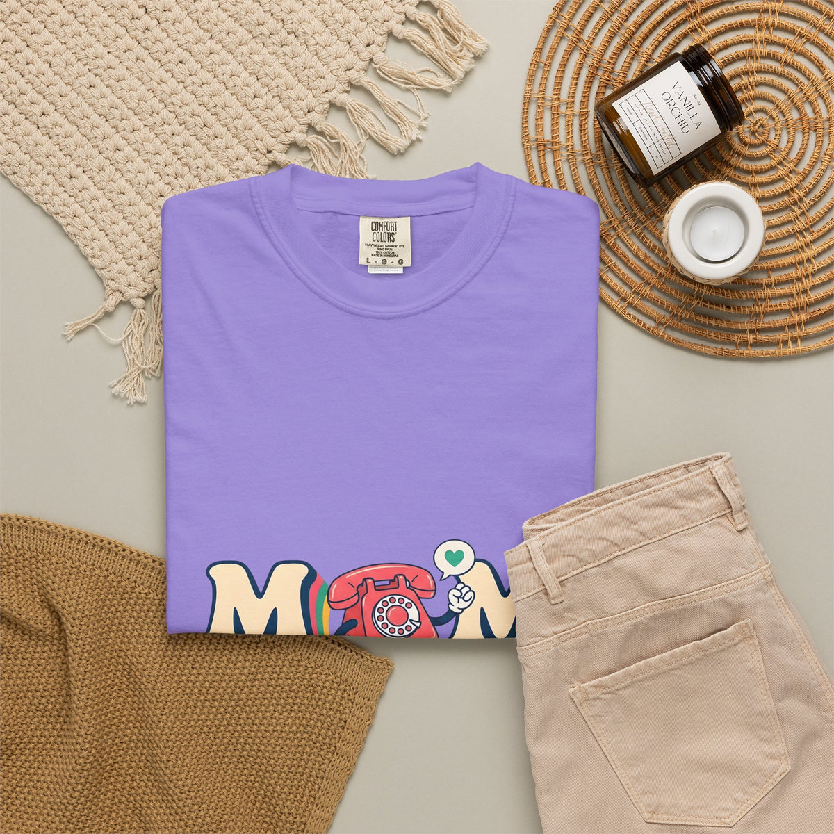 Vintage Phone T-Shirt Moms Relatives Gift Women Comic T-Shirt Old Phone T-Shirt Mother Fan Cartoon T-Shirt Family Graphic Classic Love Symbol