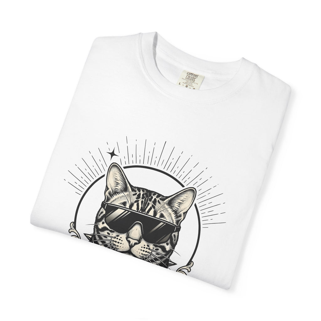 Stylish Cat T-Shirt Cat Joke Gift Women Illustrative T-Shirt Kitty T-Shirt Feline Fan Catty Graphic Old School Cool Glasses T-Shirt