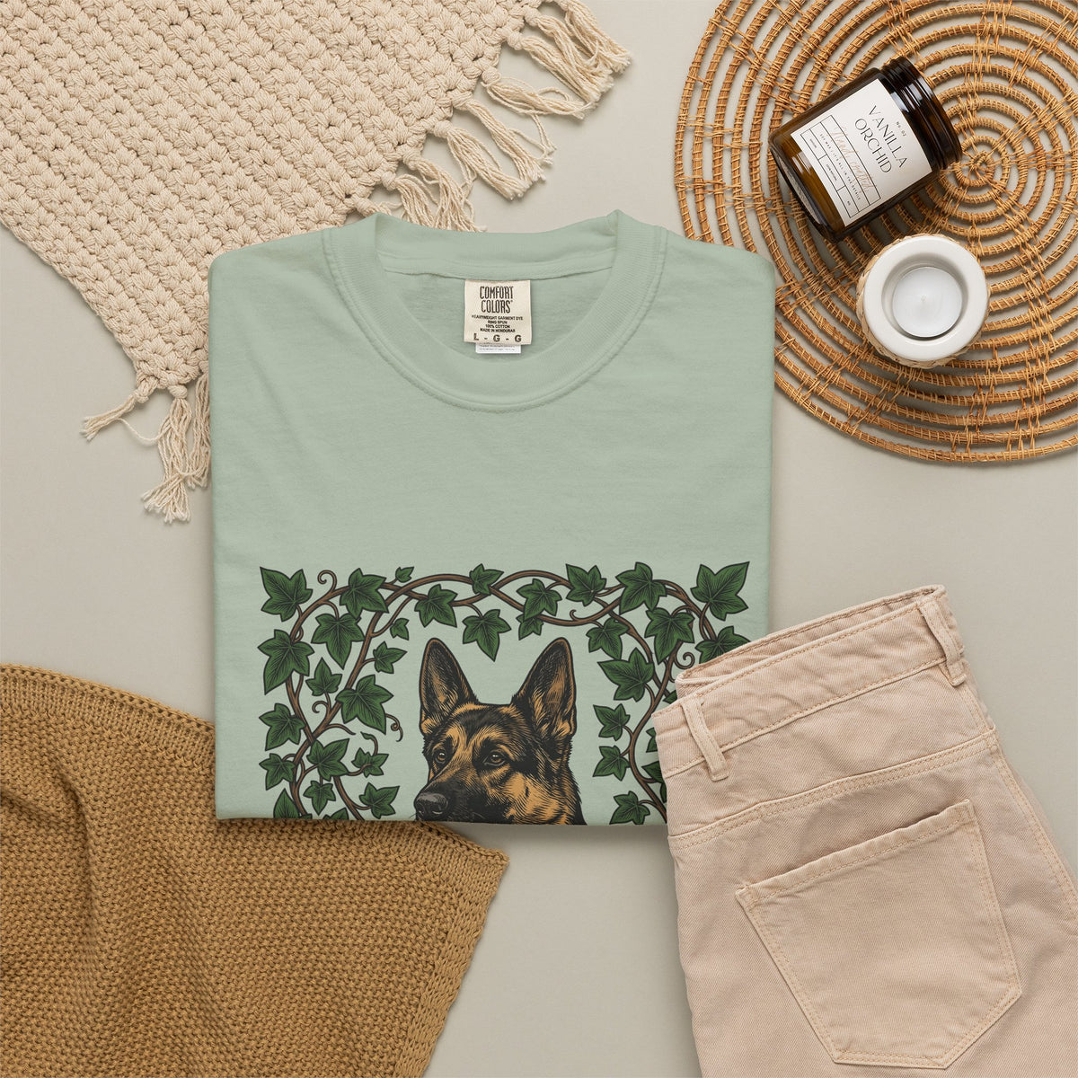 German Shepherd Dog T-Shirt Dog Outdoors Gift Women Realistic T-Shirt Alsatian T-Shirt Dog Fan Shepherd Graphic T-Shirt Retro Vine T-Shirt