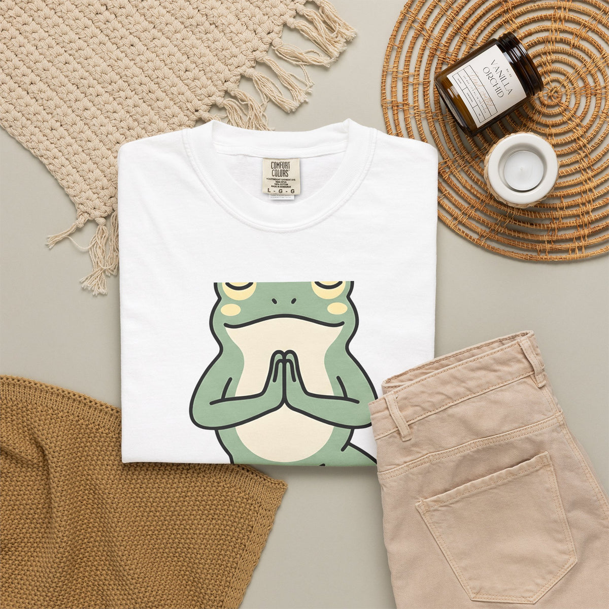 Yoga Frog T-Shirt Yoga Nature Gift Women Sketch T-Shirt Toad T-Shirt Yoga Enthusiast Drawing Illustration Wildlife Graphic Clean Standing Pose