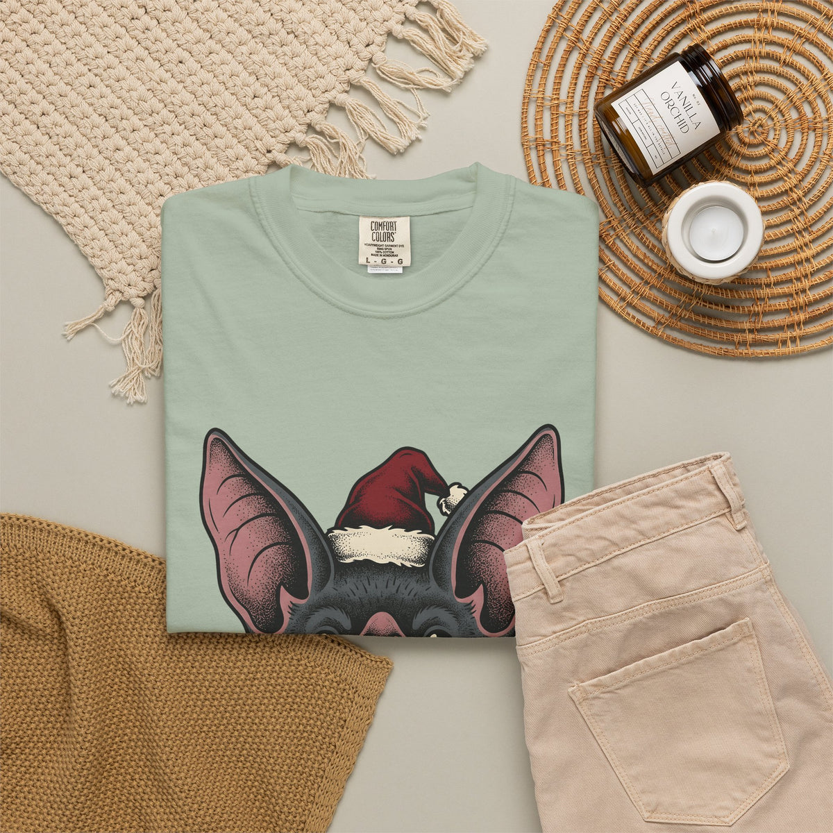 Bat Christmas Hat T-Shirt Christmas Alternative Gift Women Traditional T-Shirt Santa Hat T-Shirt Xmas Fan Vintage T-Shirt Gothic Graphic Retro
