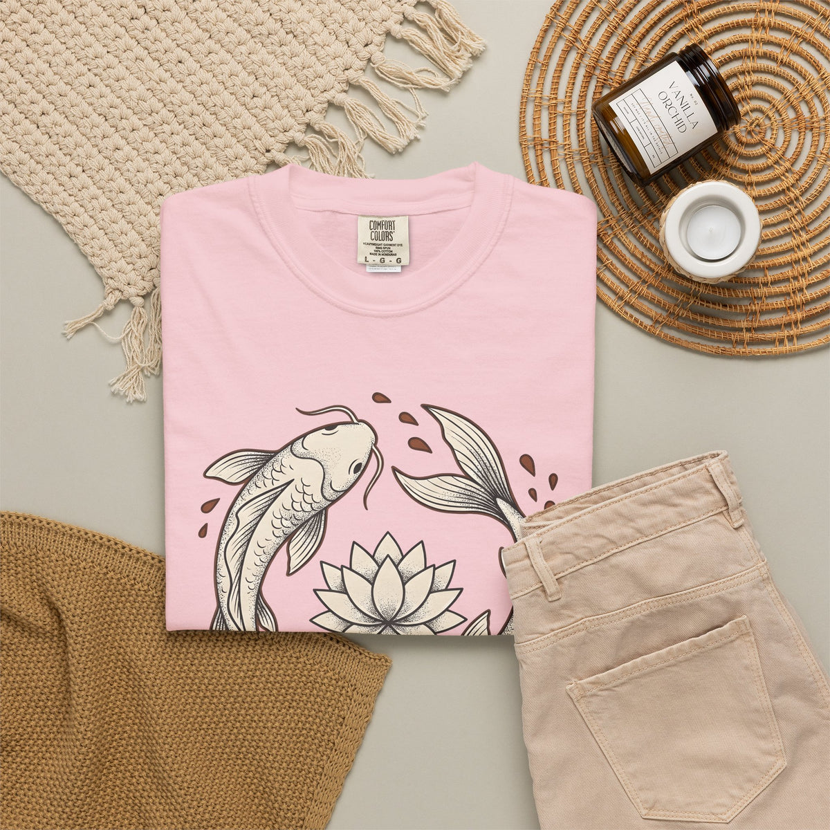 Koi Fish T-Shirt Koi Fish Calm Gift Women Folk Art T-Shirt Carp T-Shirt Koi Fan Naïve Art T-Shirt Serene Graphic Outline Flower T-Shirt