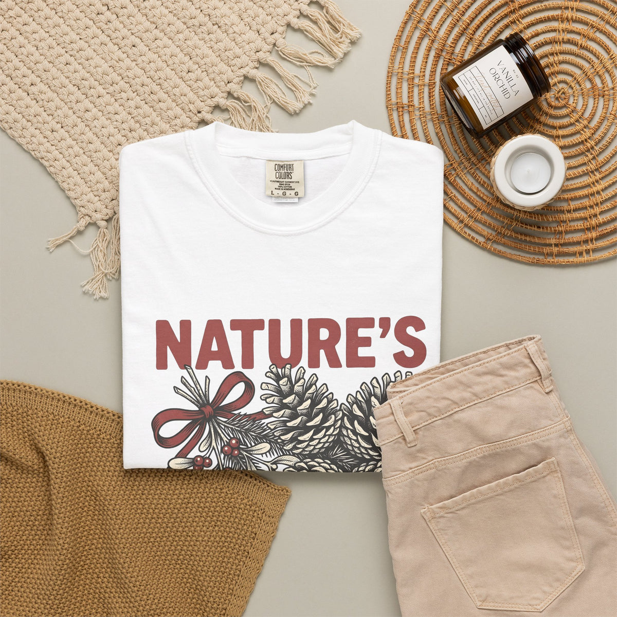 Pinecone Twig T-Shirt Christmas Outdoors Gift Women Retro T-Shirt Branch T-Shirt Xmas Fan Evergreen Graphic T-Shirt Sketch Ribbon T-Shirt