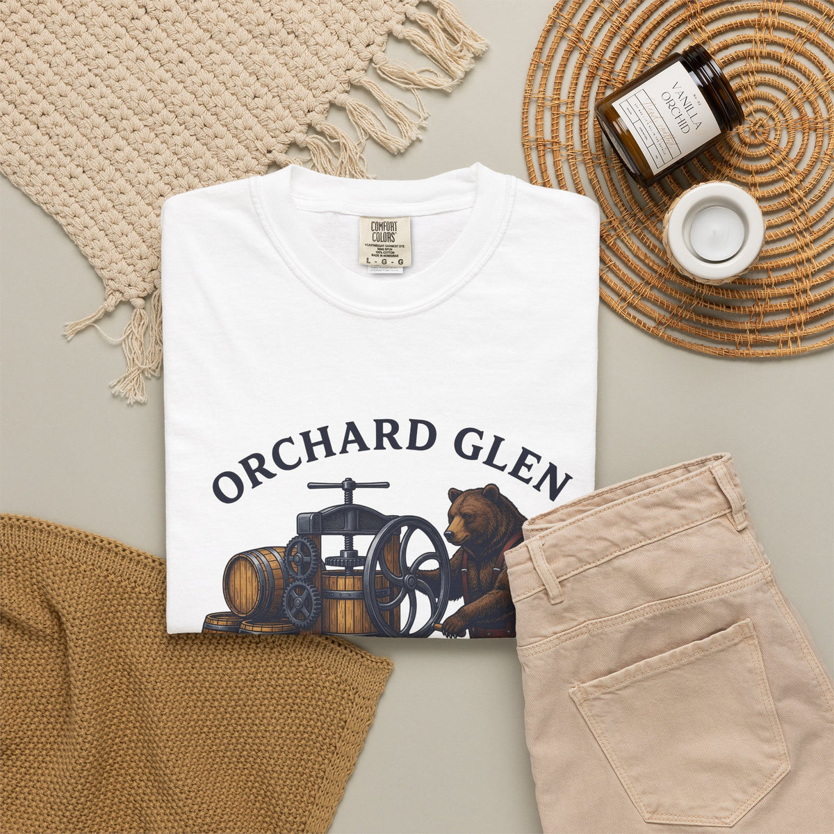 Bear Cider Machine T-Shirt Christmas Leaves Gift Women Old Fashioned T-Shirt Cider Press T-Shirt Xmas Fan Vintage T-Shirt Foliage Graphic Ink