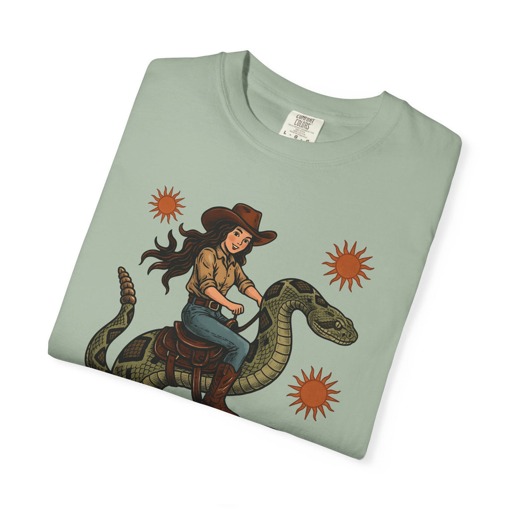 Cowgirl Serpent T-Shirt Cowgirl Wildlife Gift Women Cowboy T-Shirt Snake T-Shirt Rodeo Fan Western T-Shirt Animal Graphic Retro Sunshine T-Shirt