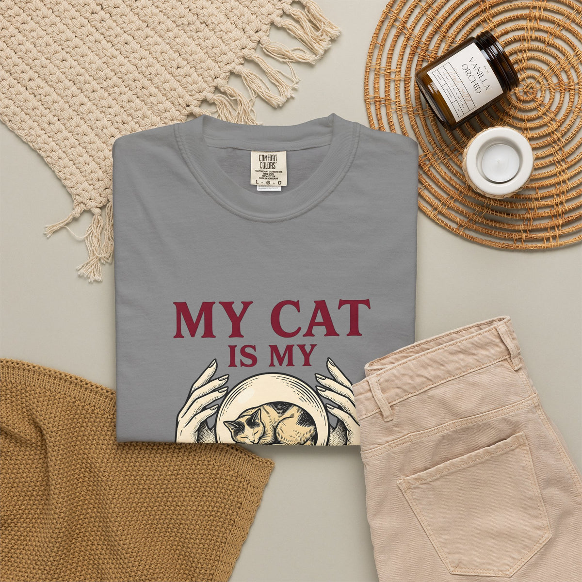 Cat Crystal Ball Cat Mystical Gift Vintage Crystal Ball Cat Fan Retro Occult Hand T-Shirt