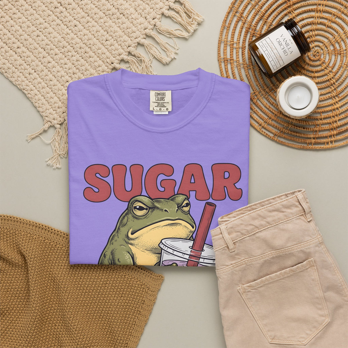 Frog Tea Drink T-Shirt Funny Critter Gift Women Line Art T-Shirt Toad Drink T-Shirt Humor Fan Cartoon Graphic T-Shirt Illustration Tea Cup T-Shirt