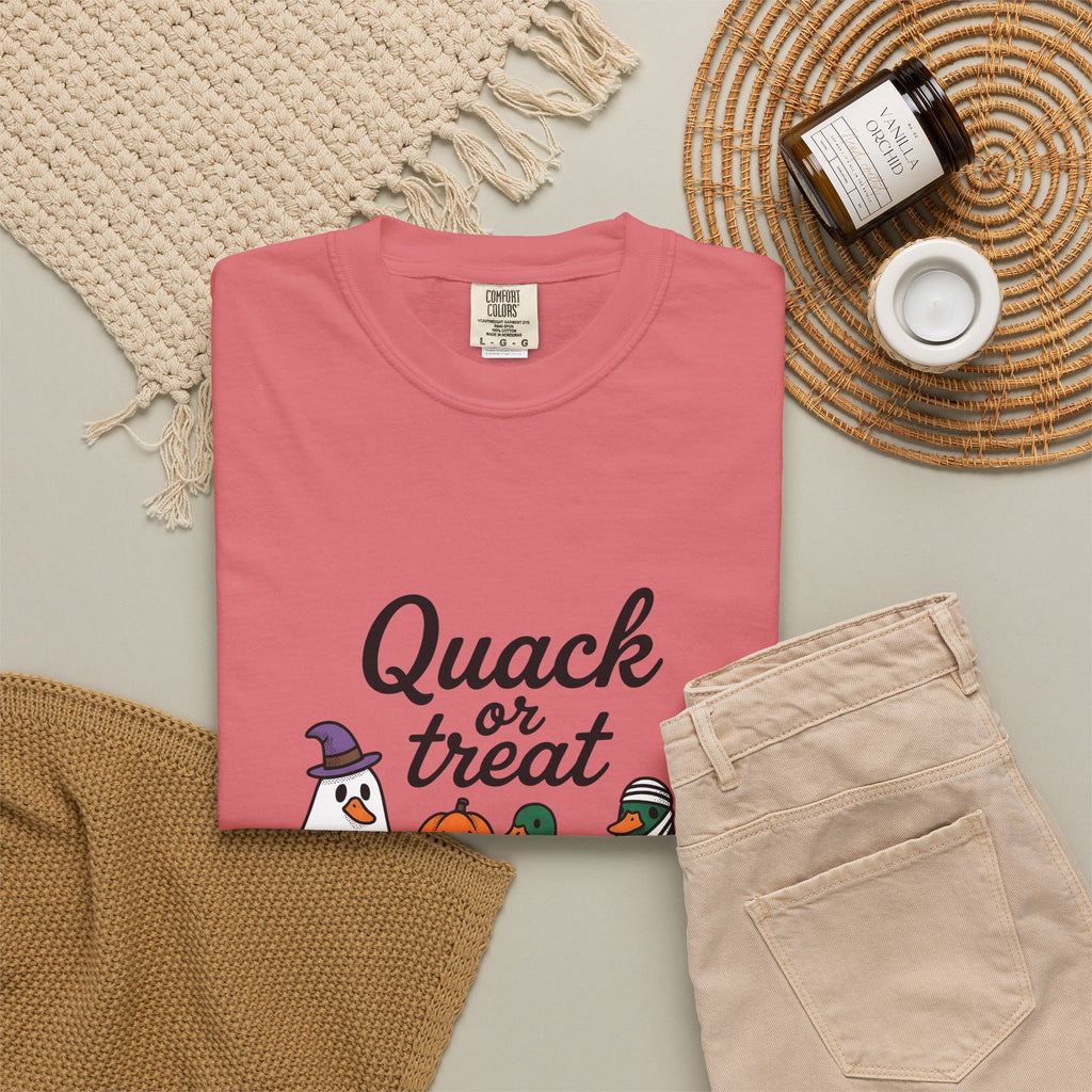 Duck Attire T-Shirt Halloween Pets Gift Women Animated T-Shirt Duckling T-Shirt Spooky Fan Cartoon T-Shirt Animal Graphic Hand Drawn Jack O Lantern