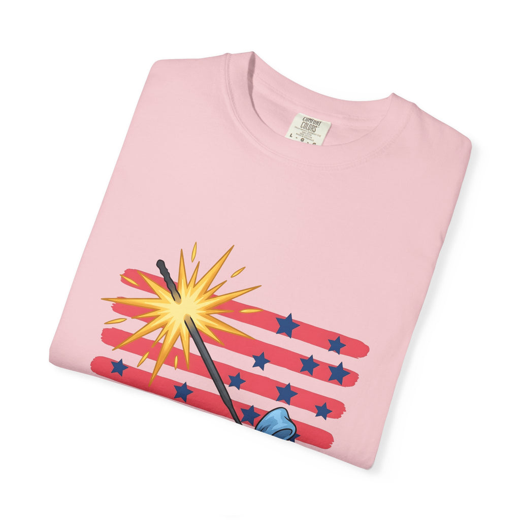 Sparkler Flag T-Shirt 4th Of July Celebration Gift Women Patriotic T-Shirt Wave Banner T-Shirt Independence Day Fan American T-Shirt Party Graphic