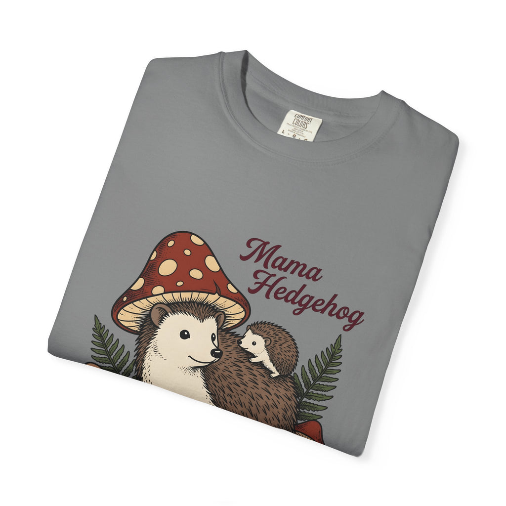 Hedgehog Group T-Shirt Moms Wildlife Gift Women Forest T-Shirt Porcupine T-Shirt Mother Fan Woodland T-Shirt Animal Graphic Retro Toadstools T-Shirt