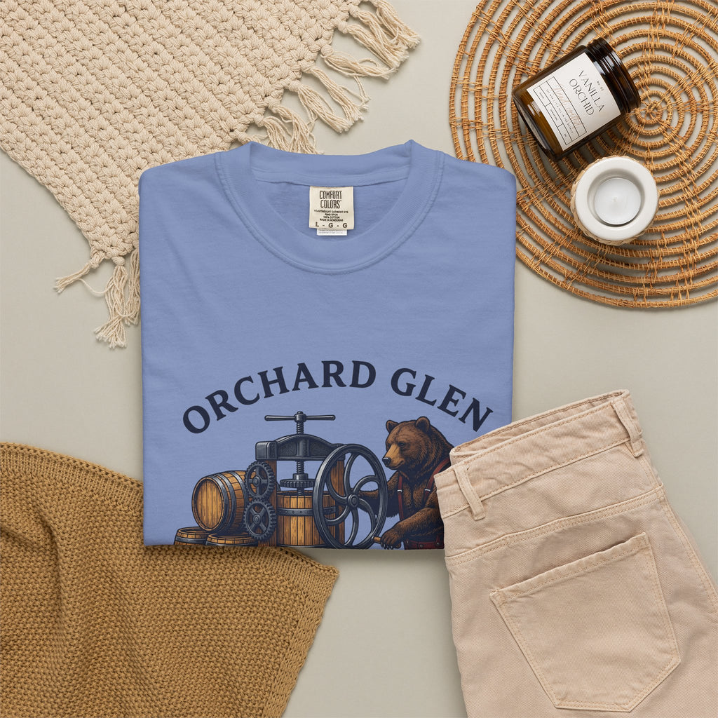 Bear Cider Machine T-Shirt Christmas Leaves Gift Women Old Fashioned T-Shirt Cider Press T-Shirt Xmas Fan Vintage T-Shirt Foliage Graphic Ink
