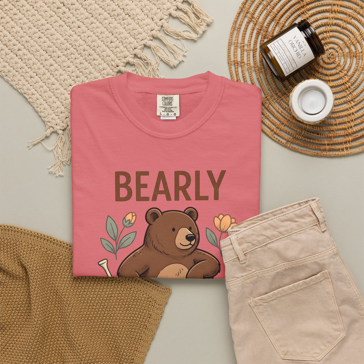 Bear Golf T-Shirt Golf Wildlife Gift Women Comic T-Shirt Teddy T-Shirt Golfer Fan Cartoon T-Shirt Animal Graphic Retro Floral T-Shirt