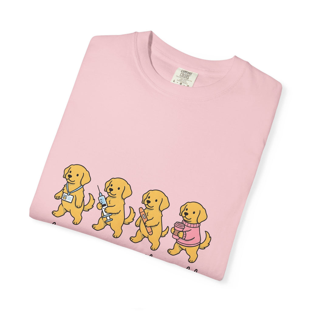Golden Retriever Dog T-Shirt Nurses Animal Gift Women Cartoon T-Shirt Retriever T-Shirt Nurse Enthusiast Caricature T-Shirt Pet Graphic Doodle