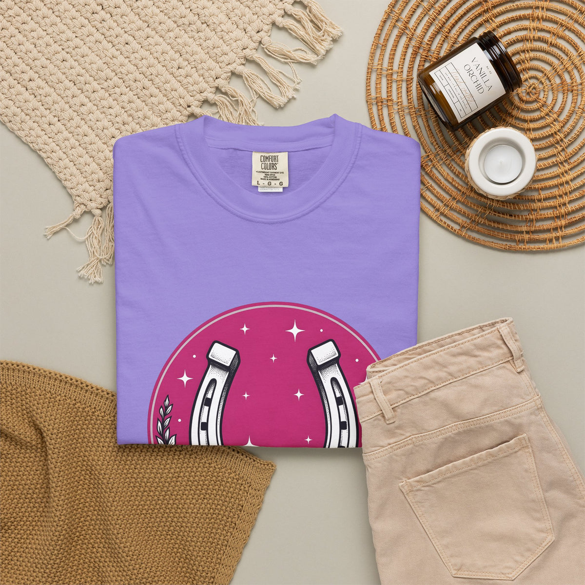 Horseshoe Blossom T-Shirt Cowgirl Ranch Gift Women Hippie T-Shirt Texas Wildflower T-Shirt Rodeo Fan Western T-Shirt Farm Graphic Antique Twinkle