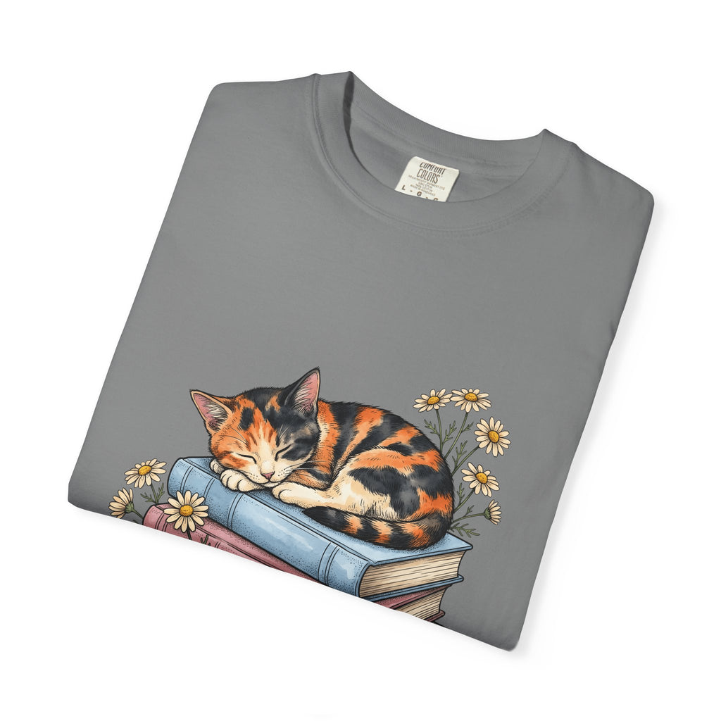 Calico Cat T-Shirt Cat Floral Gift Women Hand Drawn T-Shirt Kitten T-Shirt Cat Fan Illustrated Graphic Vintage Books T-Shirt