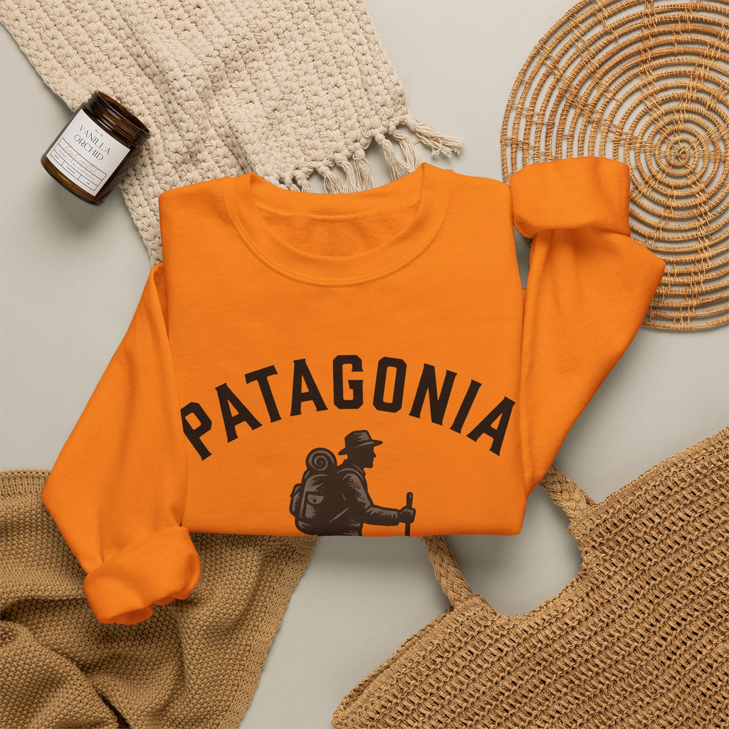 Hiking Figure Sweatshirt Hiking Travel Gift Women Old School Sweatshirt Trekker Sweatshirt Hiker Enthusiast Retro Sweatshirt Explorer Graphic Classic Rucksack