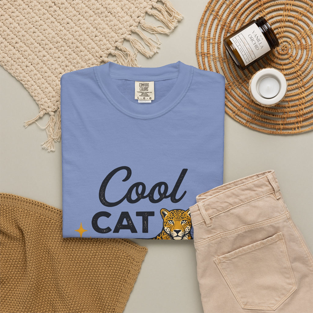 Spotted Cat T-Shirt Cat Fauna Gift Women Antique T-Shirt Tabby Cat T-Shirt Cat Fan Feline T-Shirt Wildlife Graphic Throwback Twinkles T-Shirt