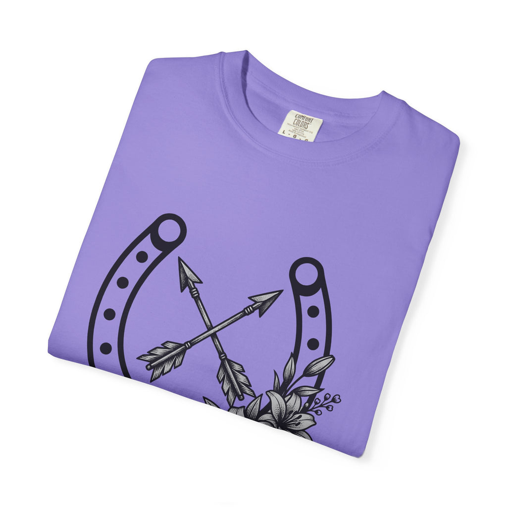 Horseshoe Arrows T-Shirt Cowgirl Cowboy Gift Women Tribal T-Shirt Arrowheads T-Shirt Rodeo Fan Native T-Shirt Cowboy Graphic Classic Blossoms