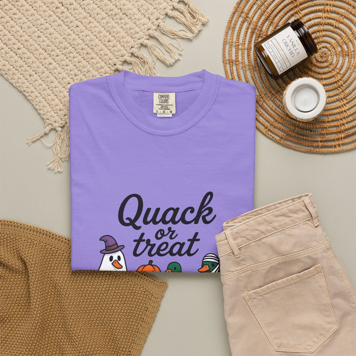 Duck Attire T-Shirt Halloween Pets Gift Women Animated T-Shirt Duckling T-Shirt Spooky Fan Cartoon T-Shirt Animal Graphic Hand Drawn Jack O Lantern