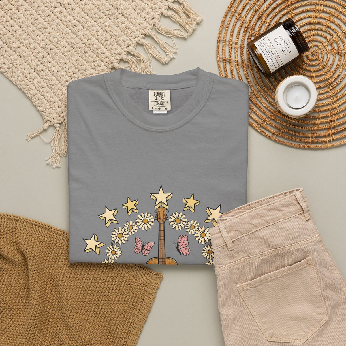 Acoustic Guitar T-Shirt Cowgirl Music Gift Women Boho T-Shirt Guitar T-Shirt Cowboy Fan Boho Chic T-Shirt Melody Graphic Vintage Daisies T-Shirt