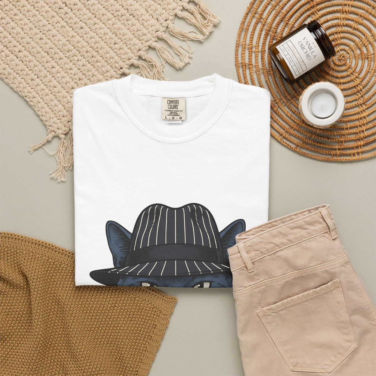 Cat Bonnet T-Shirt Cat Satire Gift Women Antique T-Shirt Headgear T-Shirt Feline Fan Vintage T-Shirt Parody Graphic Line Art Stogie T-Shirt
