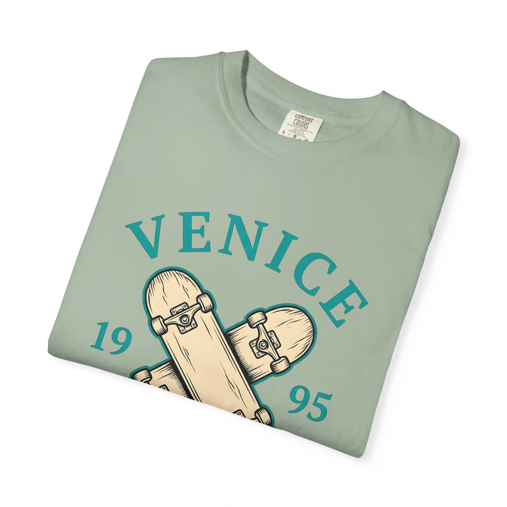Crisscross Skateboards T-Shirt Skateboarding Casual Wear Gift Women Line Art T-Shirt Skateboard T-Shirt Skater Enthusiast Illustration T-Shirt
