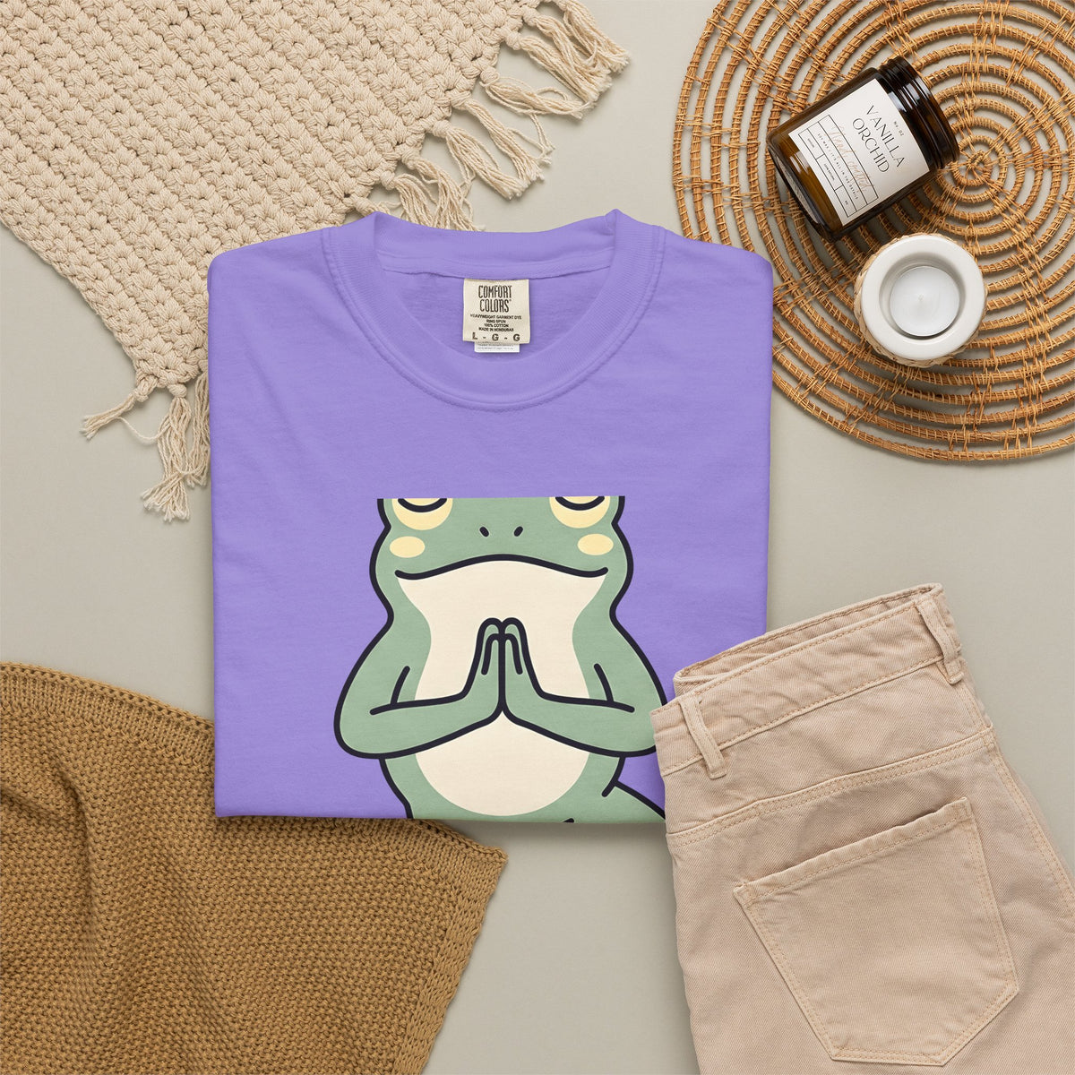 Yoga Frog T-Shirt Yoga Nature Gift Women Sketch T-Shirt Toad T-Shirt Yoga Enthusiast Drawing Illustration Wildlife Graphic Clean Standing Pose