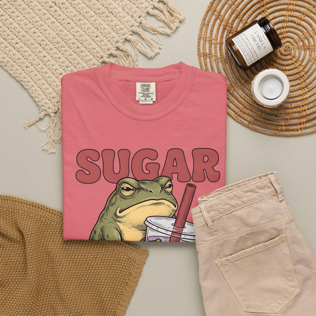 Frog Tea Drink T-Shirt Funny Critter Gift Women Line Art T-Shirt Toad Drink T-Shirt Humor Fan Cartoon Graphic T-Shirt Illustration Tea Cup T-Shirt