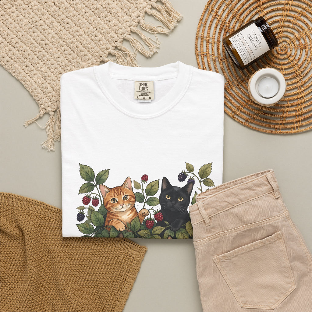 Kittens Berries T-Shirt Cat Garden Gift Women Flower T-Shirt Cats T-Shirt Cat Fan Floral T-Shirt Botanical Graphic Retro Foliage T-Shirt