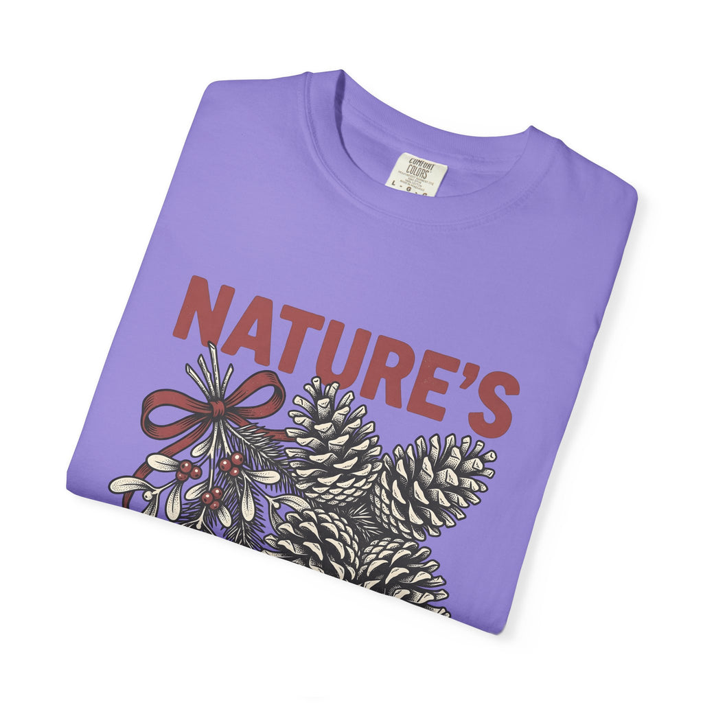 Pinecone Twig T-Shirt Christmas Outdoors Gift Women Retro T-Shirt Branch T-Shirt Xmas Fan Evergreen Graphic T-Shirt Sketch Ribbon T-Shirt