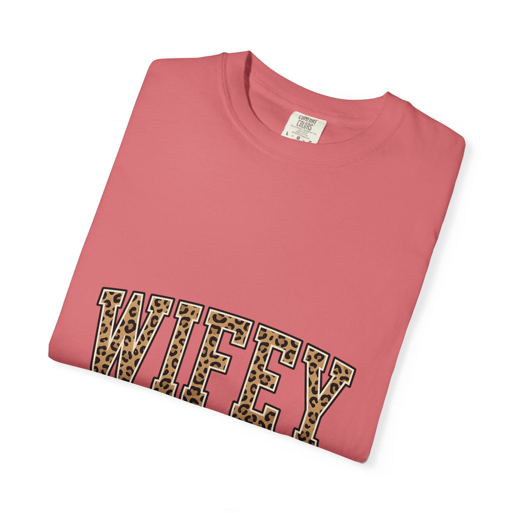 Leopard Pattern Letters T-Shirt Moms Bridal Gift Women Strong T-Shirt Alphabet T-Shirt Motherhood Enthusiast Bold T-Shirt Wedding Graphic Vintage
