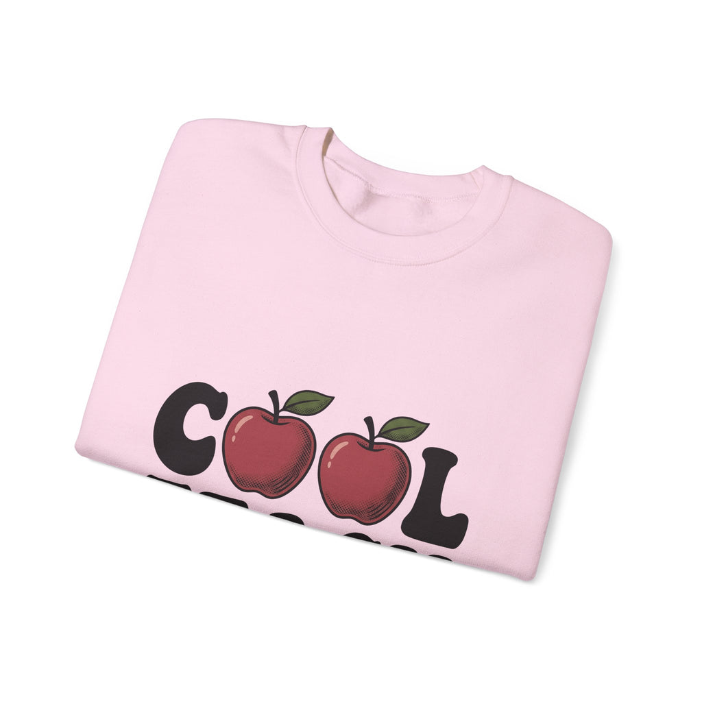Apple Illustration Sweatshirt Teacher Gratitude Gift Women Retro Sweatshirt Fruit Sweatshirt Educator Enthusiast Vintage Sweatshirt Appreciation Graphic