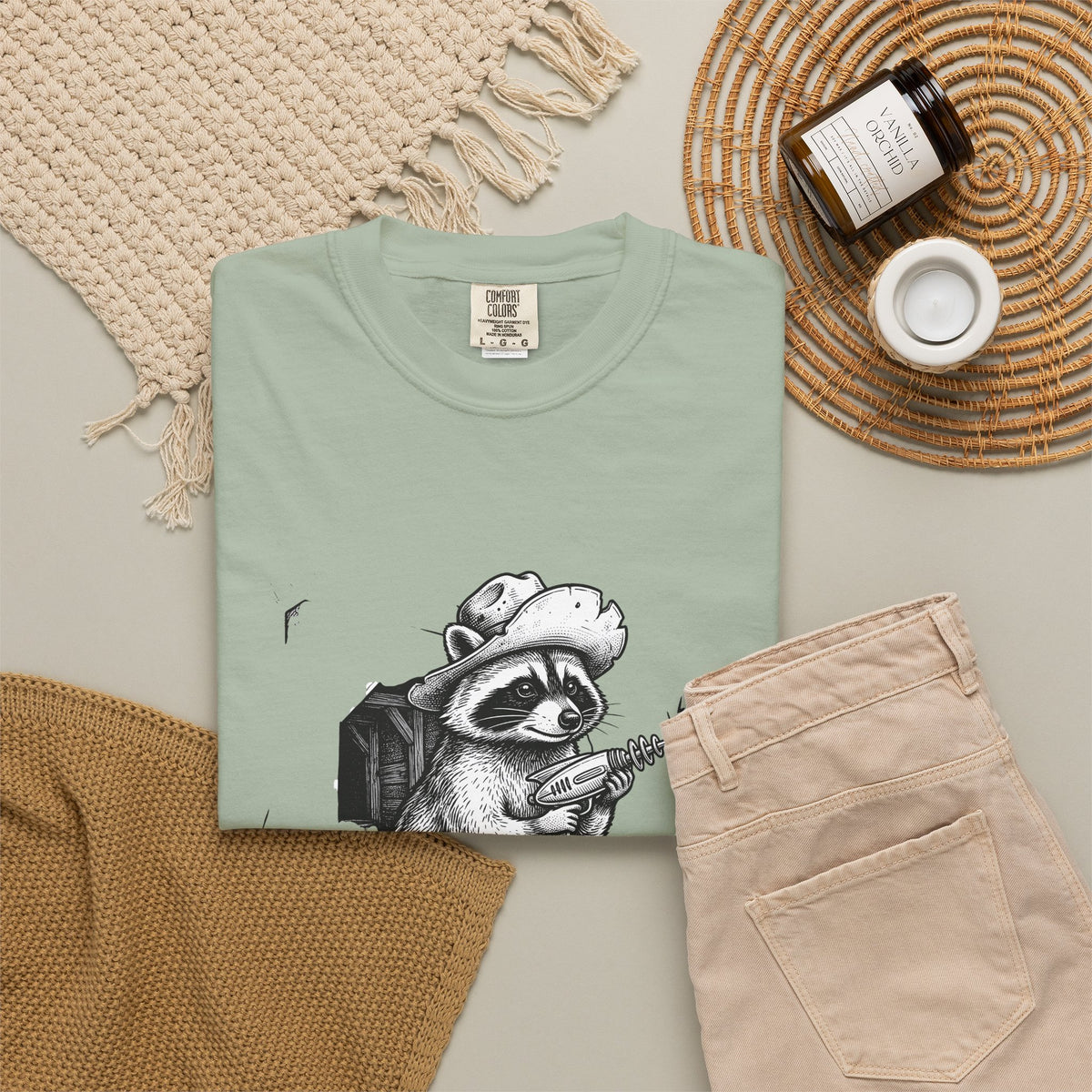 Raccoon Outlaw T-Shirt Raccoon Rodeo Gift Women Cartoon T-Shirt Bandit T-Shirt Raccoon Fan Trash Panda T-Shirt Cowboy Graphic Hand Drawn Ray Gun