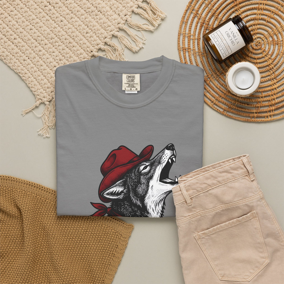 Cowboy Wolf T-Shirt Cowgirl Western Gift Women Vintage T-Shirt Werewolf T-Shirt Cowboy Fan Retro T-Shirt Rodeo Graphic Hand Drawn Bandana T-Shirt