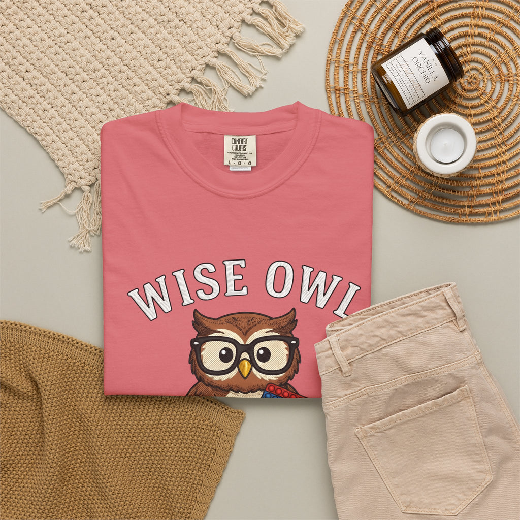 Owl Glasses T-Shirt Teachers Education Gift Women Cartoon T-Shirt Spectacles T-Shirt Educator Enthusiast Comic T-Shirt Learning Graphic Vintage