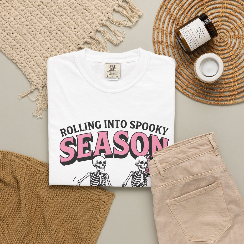 Skull Roller Skate T-Shirt Halloween Celebration Gift Women Vintage T-Shirt Roller Skating T-Shirt Spooky Fan Retro T-Shirt