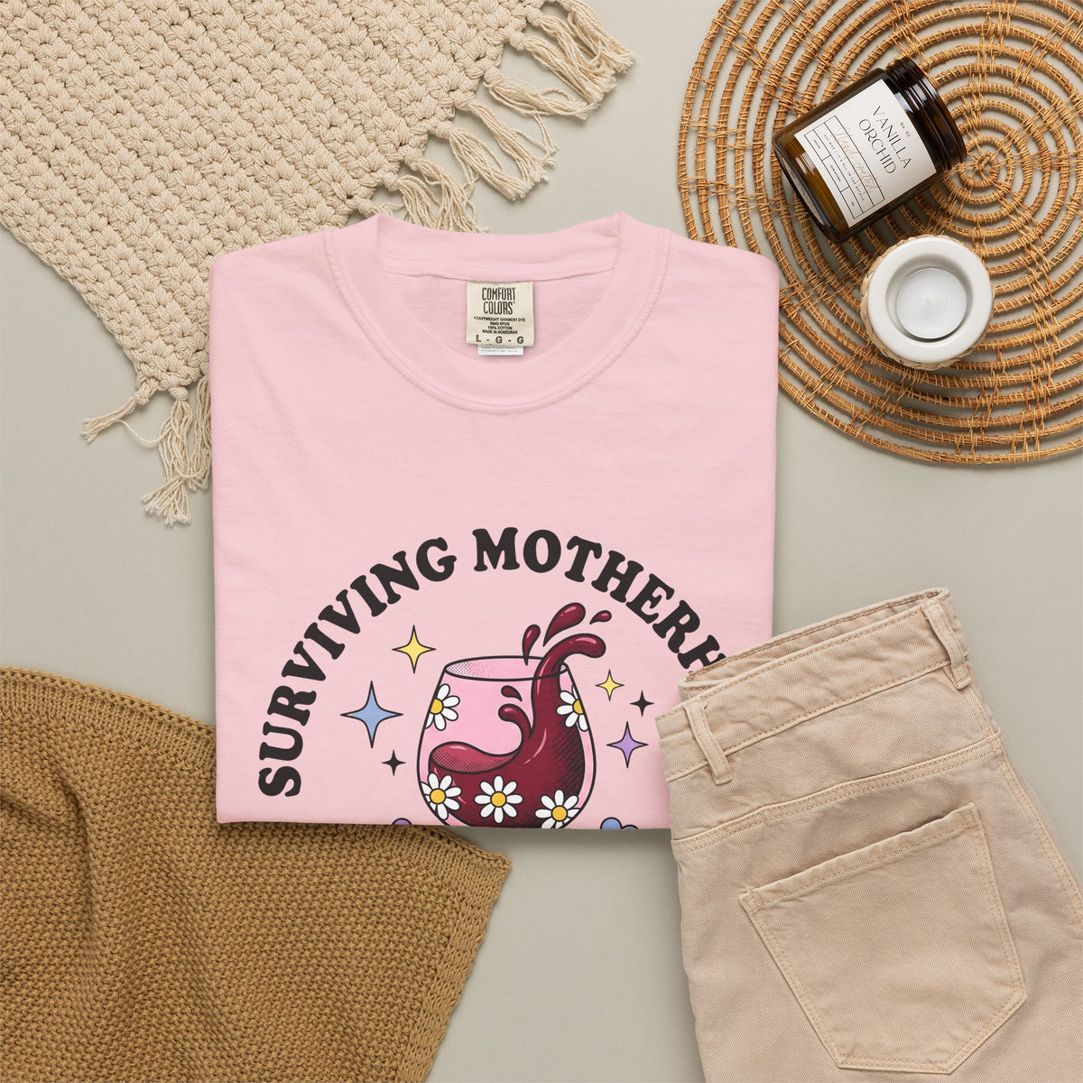 Wine Chalice T-Shirt Mom Drink Gift Women Toon T-Shirt Goblet T-Shirt Mother Fan Wineglass T-Shirt Drinking Graphic Nostalgic Flower Bouquet T-Shirt