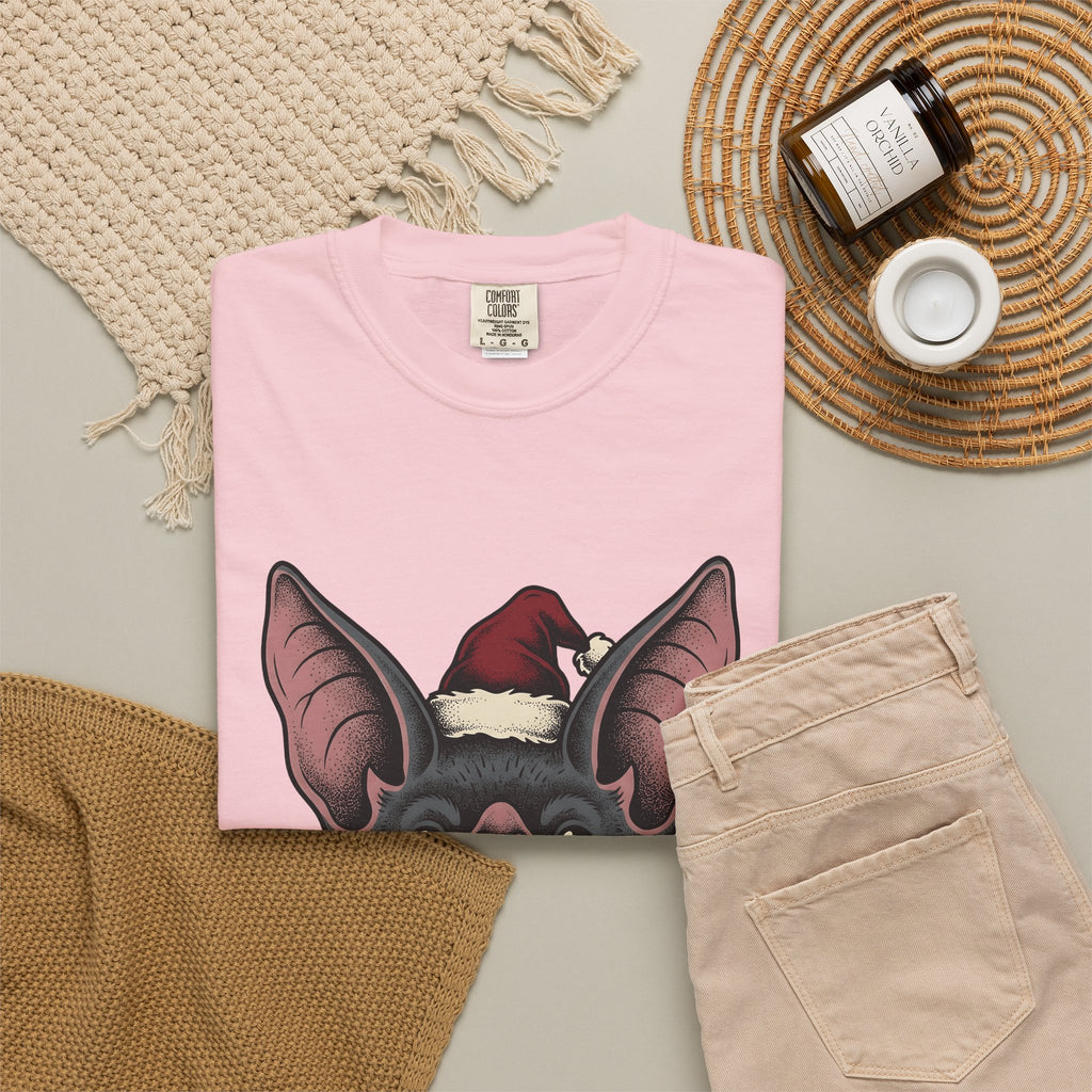 Bat Christmas Hat T-Shirt Christmas Alternative Gift Women Traditional T-Shirt Santa Hat T-Shirt Xmas Fan Vintage T-Shirt Gothic Graphic Retro