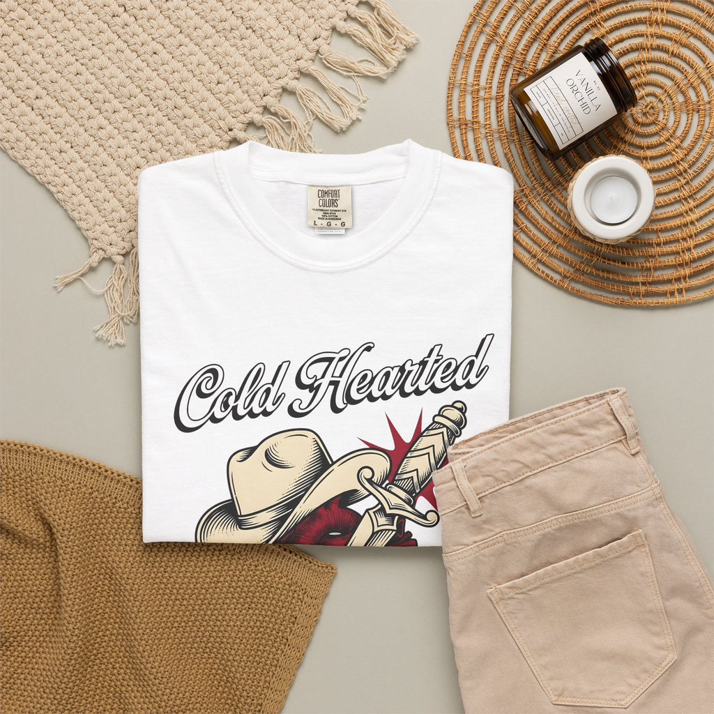 Heart Cowboy Hat T-Shirt Cowgirl Western Gift Women Tattoo T-Shirt Cowboy Hat T-Shirt Rodeo Fan Tattooed T-Shirt Country Graphic Vintage Dagger