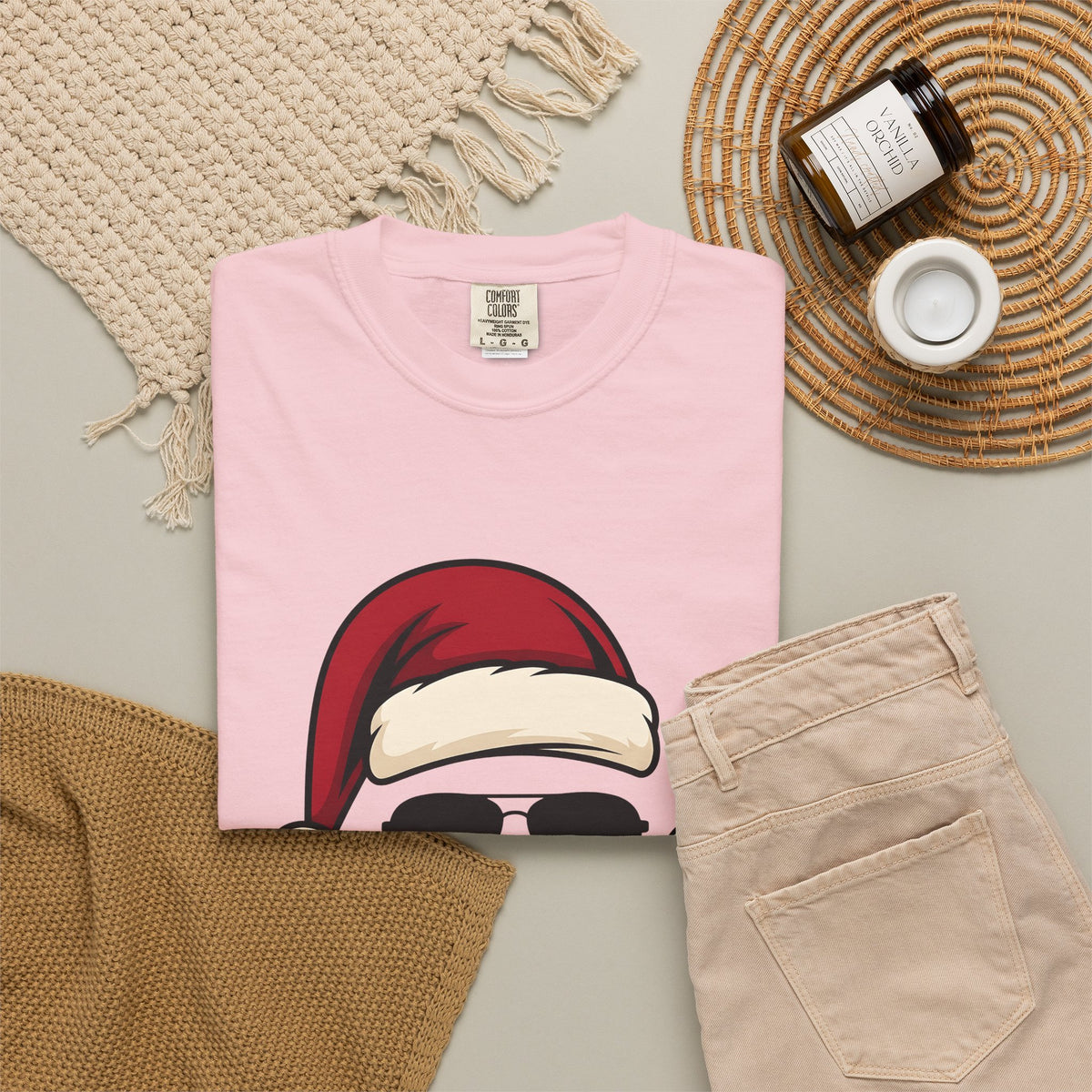 Santa Hat Sunglasses Christmas Humor Gift Cartoon Cool Shades Xmas Fan Funny Retro Smoking T-Shirt