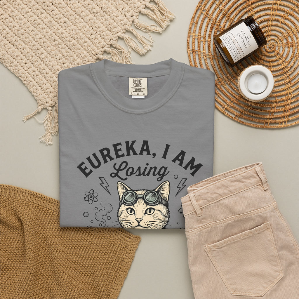 Scientist Cat T-Shirt Cat Science Gift Women Vintage T-Shirt Feline T-Shirt Cat Fan Retro T-Shirt Scientific Graphic Hand Drawn Beaker T-Shirt